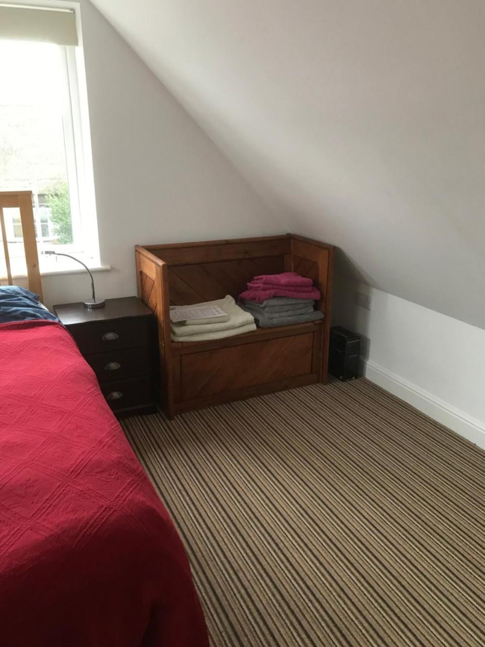 Studio Above Worlds End Microbrewery And Behind The Crown Inn Pewsey Extérieur photo